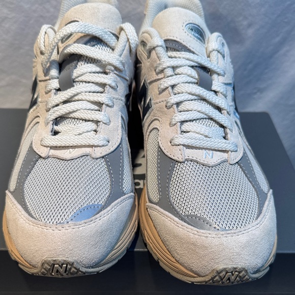 🆕 New Balance Men's Beige and Gray Sneakers - Picture 5 of 9